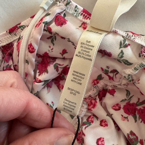 NWT For Love & Lemon White & Pink floral pink puff sleeve dresss - Picture 6 of 6